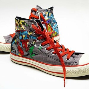 Turnschuhe mit Superhelden